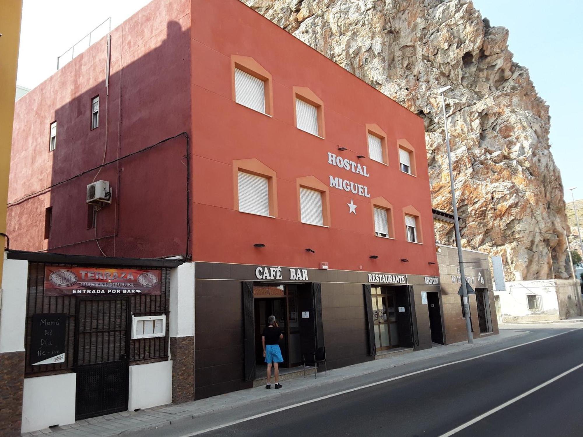 Hostal Miguel Calahonda Exteriér fotografie